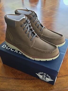 Dockers Rowan Cushioned Round Toe Lace-Up Boots DARK TAN Men's Size 10.5 M - NEW